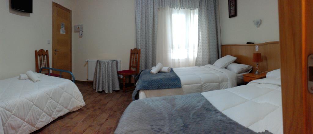 Hostal Ponte Dos Santos Ribadeo Exterior photo